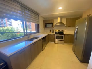 APARTAMENTO AMUEBLADO EN RENTA EN SANTA INES ZONA 14 CON A/C — Apartamento en Alquiler en Zona 14, Guatemala, Ciudad — miniatura 5 de 6