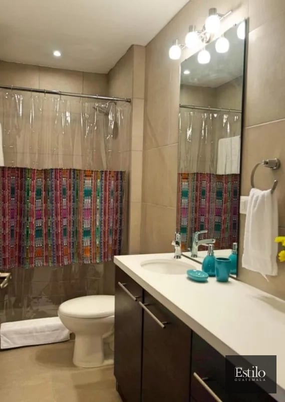 APARTAMENTO CON BALCÓN ZONA 4 — Apartamento en Alquiler en Zona 4, Guatemala, Ciudad — foto 9 de 10