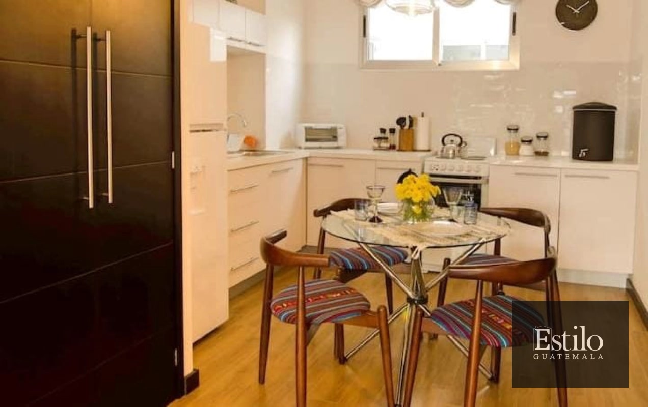 APARTAMENTO CON BALCÓN ZONA 4 - 3