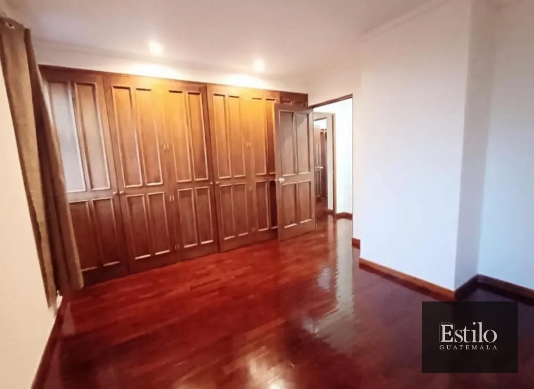 APARTAMENTO EN ALQUILER REAL DE LA VILLA Z.10 — Apartamento en Alquiler en Real de la Villa, Zona 10, Guatemala, Ciudad — foto 9 de 9