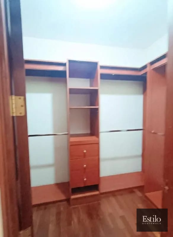 APARTAMENTO EN ALQUILER REAL DE LA VILLA Z.10 — Apartamento en Alquiler en Real de la Villa, Zona 10, Guatemala, Ciudad — foto 5 de 9
