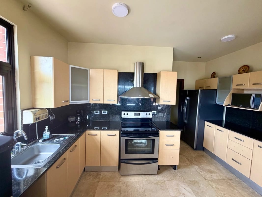 ALQUILO AMPLIO Y HERMOSO PENTHOUSE AMUEBLADO EN VH 1, zona 15 — Apartamento en Alquiler en Zona 15, Guatemala, Ciudad — foto 13 de 14