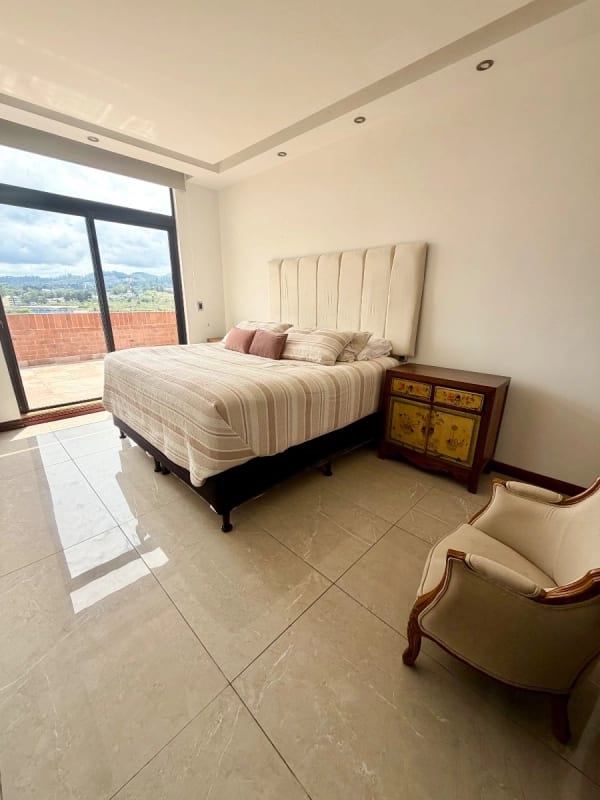 ALQUILO AMPLIO Y HERMOSO PENTHOUSE AMUEBLADO EN VH 1, zona 15 — Apartamento en Alquiler en Zona 15, Guatemala, Ciudad — foto 11 de 14