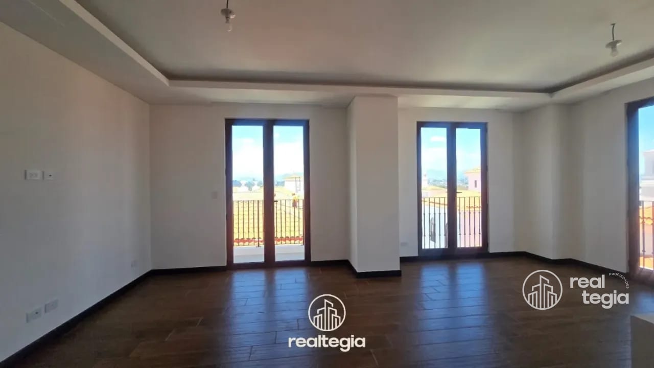 APARTAMENTO EN LIRIOS DE CAYALÁ ZONA 16 — Apartamento en Venta en Zona 16, Guatemala, Ciudad — foto 10 de 12