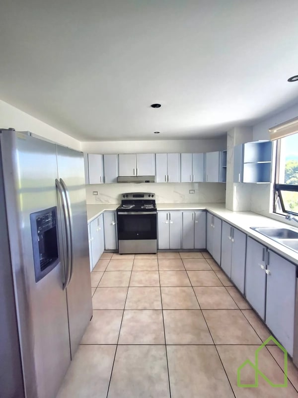 Apartamento en Alquiler zona 14 por La Villa - 1