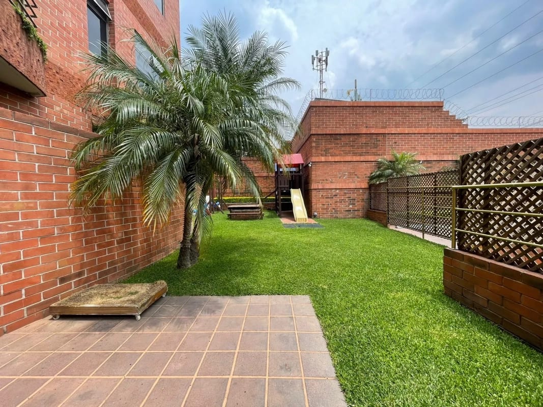 Venta de apartamento en zona 14 Benevento amplio de 3 dormitorios. — Apartamento en Venta en Benevento, Zona 14, Guatemala, Ciudad — foto 4 de 11