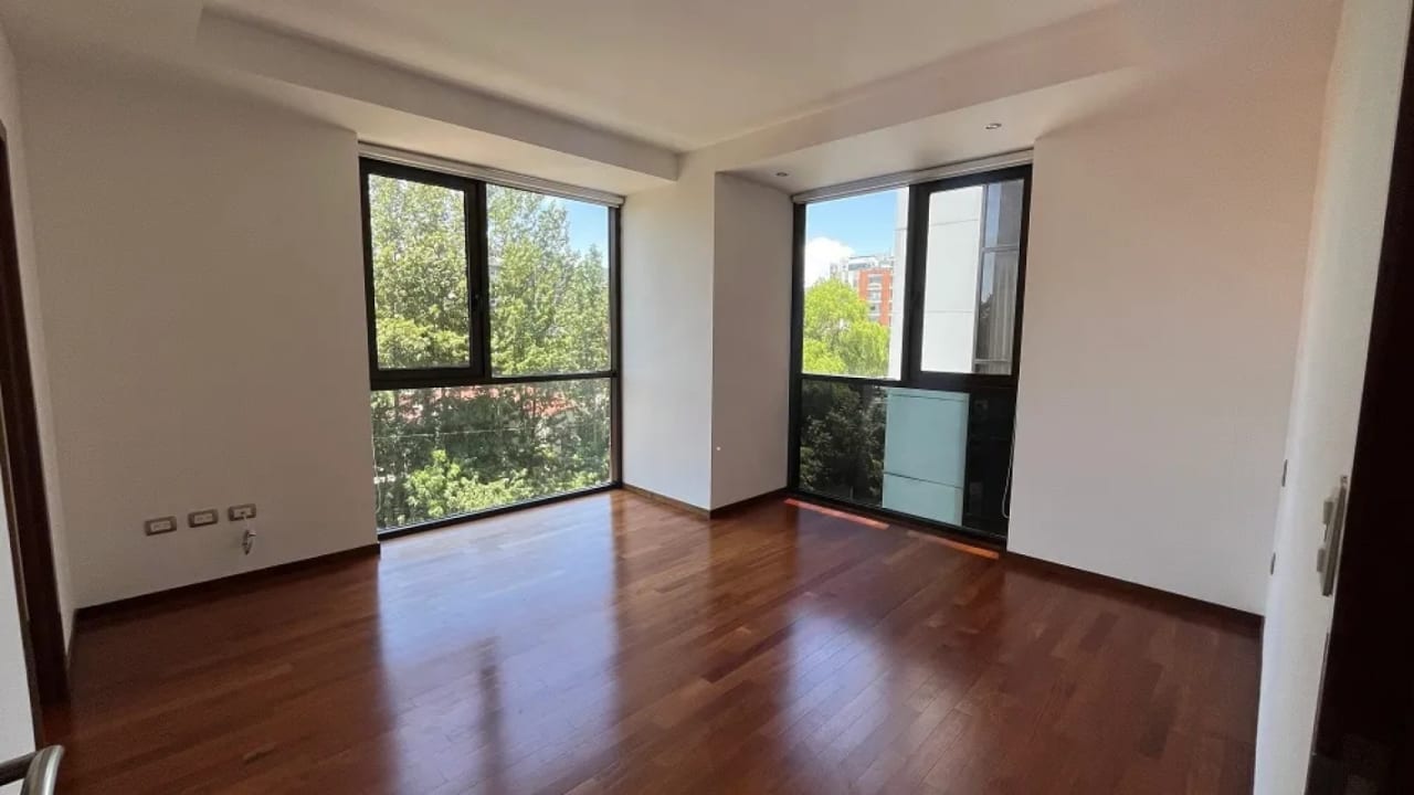 VENTA DE APARTAMENTO EN EDIFICIO TARRAGONA ZONA 15 — Apartamento en Venta en Tarragona, Zona 15, Guatemala, Ciudad — foto 9 de 16