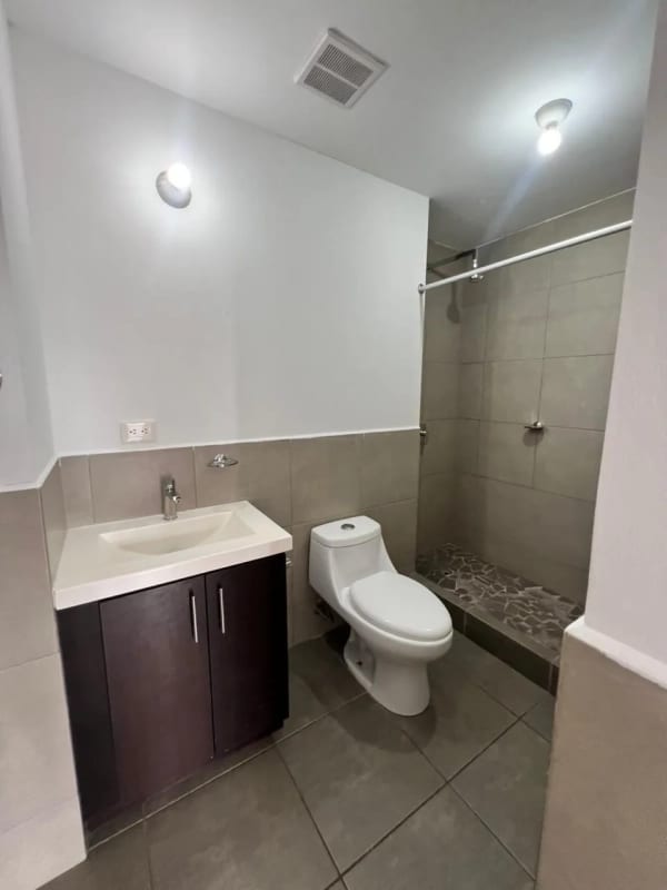 VENTA APARTAMENTO EN EDIFICIO 3-85 VISTA HERMOSA I — Apartamento en Venta en Edificio 3-85, Zona 15, Guatemala, Ciudad — foto 6 de 11