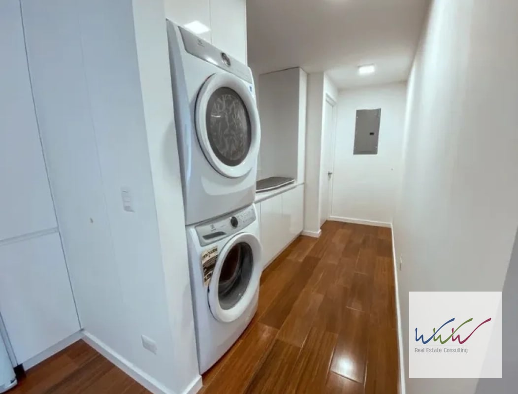 Rento Apartamento de 234 m2 en Lucca, Zona 10 - 8