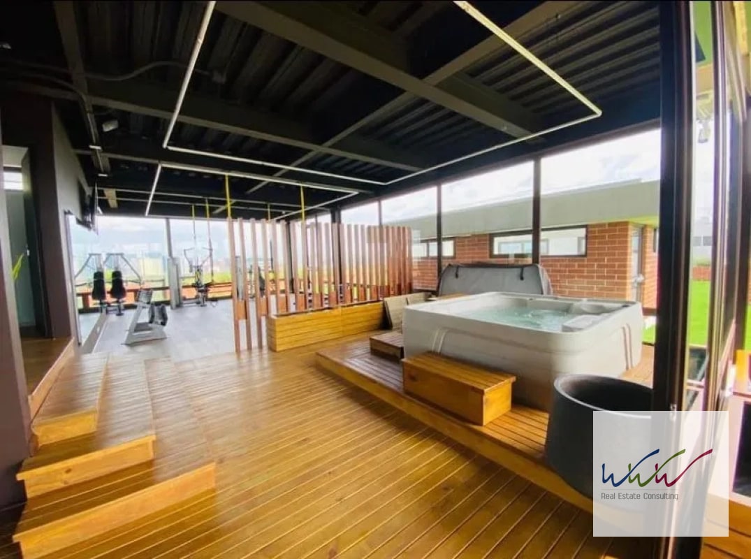 Rento Apartamento de 234 m2 en Lucca, Zona 10 - 2