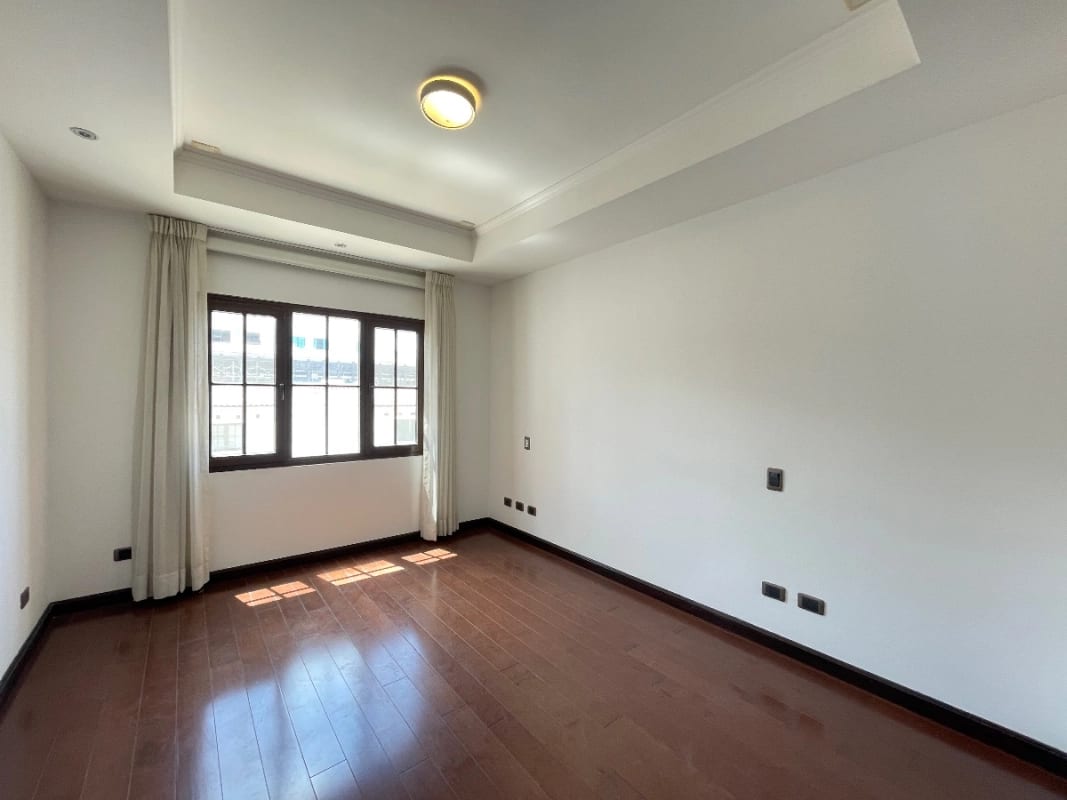 APARTAMENTO RENTA ZONA 16 , DURIAN CAYALA 144 MTS2, 3 DORMITORIOS $1,800 INCLUYE MANT E IVA EN CIUDAD CAYALÁ — Apartamento en Alquiler en Zona 16, Guatemala, Ciudad — foto 4 de 7