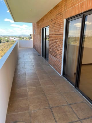 ALQUILO APARTAMENTO CON AMPLIO BALCÓN Y 3 HABS. en zona 15. — Apartamento en Alquiler en Colonia El Maestro, Zona 15, Guatemala, Ciudad — miniatura 5 de 10