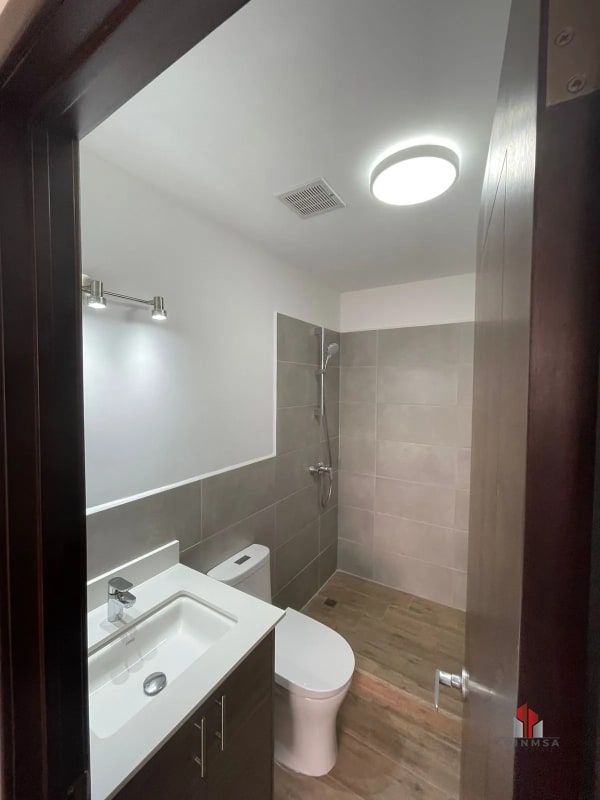 Apartamento en renta en zona 10 / Casalini Diagonal 6 - 3