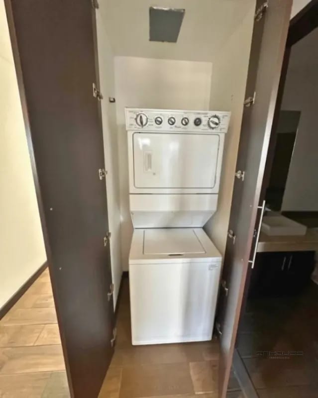 APARTAMENTO EN RENTA ZONA 10, NIVEL ALTO — Apartamento en Alquiler en Zona 10, Guatemala, Ciudad — foto 8 de 11