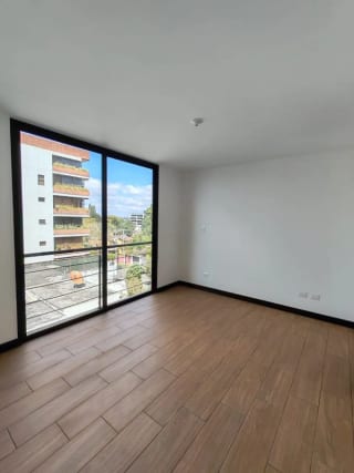 Apartamento en Alquiler | Torre Praga | Zona 15 VH1 | 2 habitaciones · Balcón — Apartamento en Alquiler en Zona 15, Guatemala, Ciudad — miniatura 12 de 13
