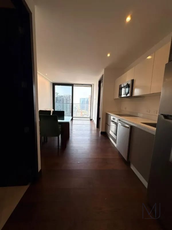 Apartamento en Alquiler | Vasanta | Zona 10 | Amueblado · Balcón amplio — Apartamento en Alquiler en Vasanta, Zona 10, Guatemala, Ciudad — foto 4 de 6