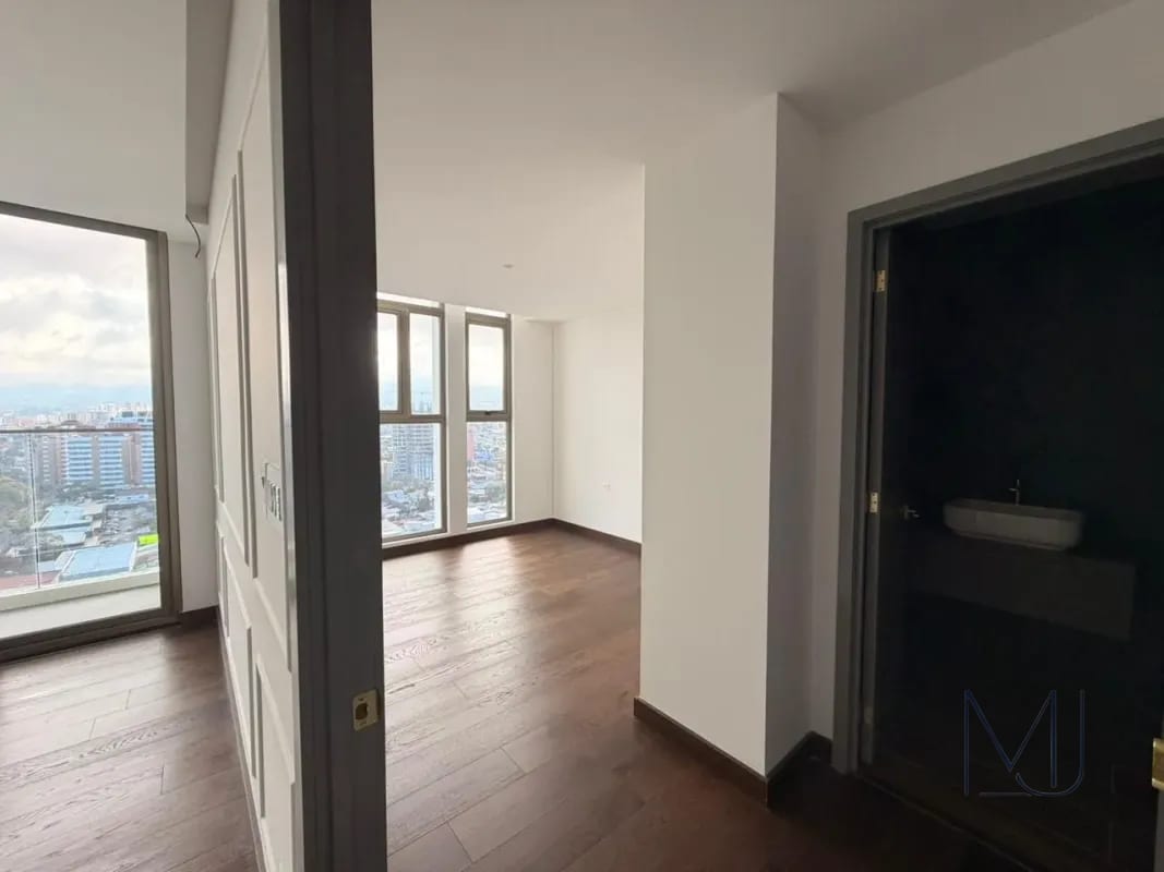 Apartamento en Venta | Atarah | Zona 10 | 3 habitaciones · Moderno — Apartamento en Venta en Atarah, Zona 10, Guatemala, Ciudad — foto 4 de 8