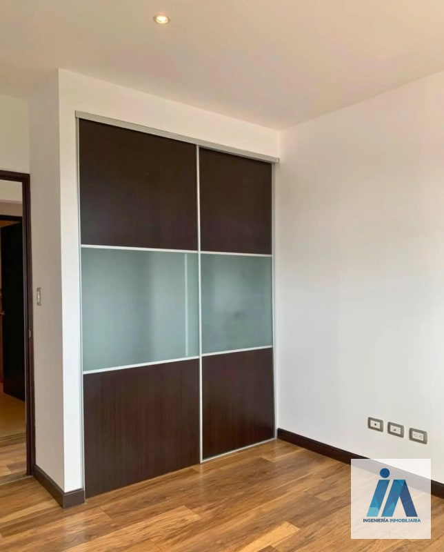 APARTAMENTO EN VENTA📍 Edificio Torre Verde, Zona 15 VH2 - 9