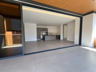 Renta de apartamento en Oakland zona 10 — Apartamento en Alquiler en Zona 10, Guatemala, Ciudad — miniatura 1 de 4