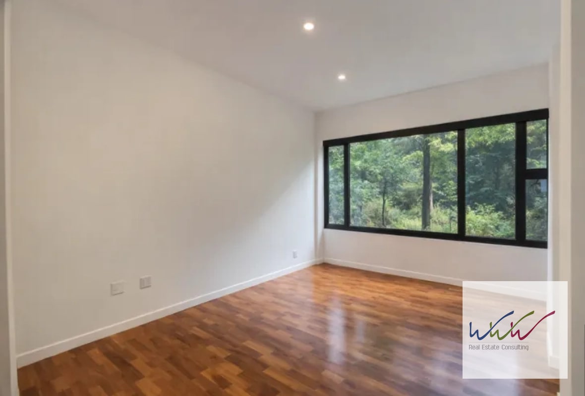 Rento amplio apartamento con jardín en Edificio Lucca, Zona 10 - 9