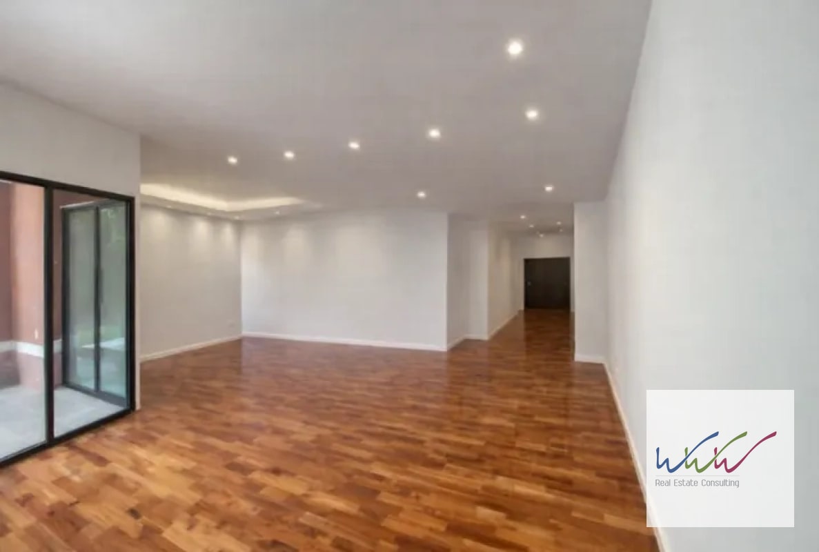 Rento amplio apartamento con jardín en Edificio Lucca, Zona 10 - 14
