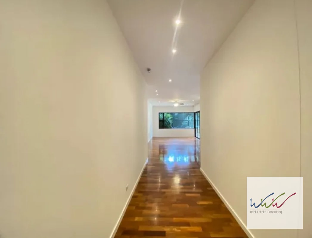 Rento amplio apartamento con jardín en Edificio Lucca, Zona 10 - 15