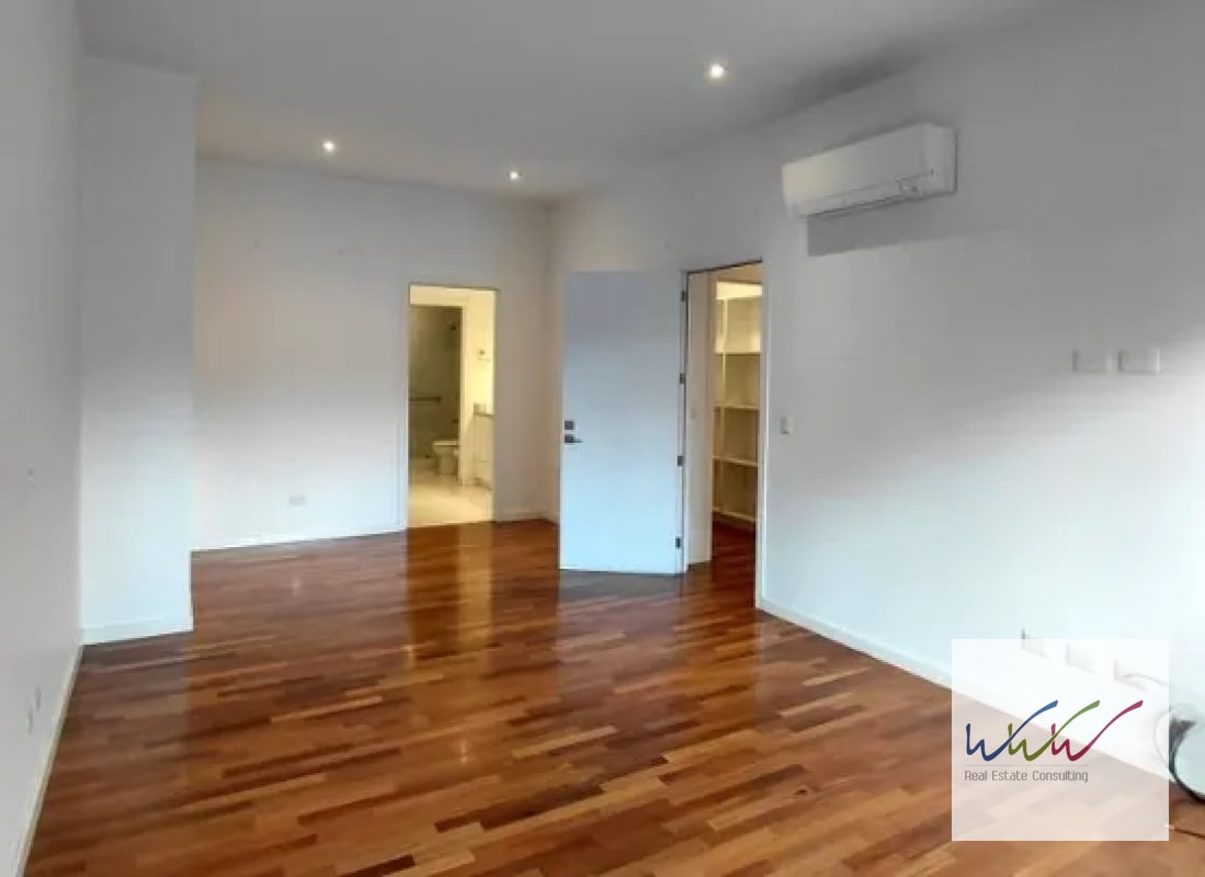 Rento amplio apartamento con jardín en Edificio Lucca, Zona 10 - 4
