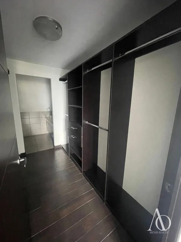 Apartamento en Alquiler Edificio Attica II, zona 14 N14 / EN DIRECTO 01 — Apartamento en Alquiler en Attica II, Zona 14, Guatemala, Ciudad — foto 5 de 11