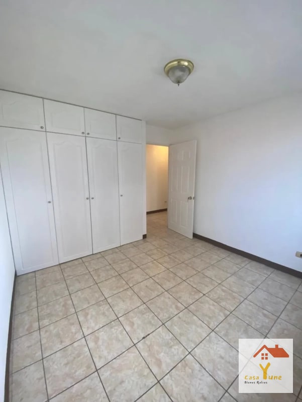 Apartamento en alquiler zona 11 Las Charcas con jardin - 2