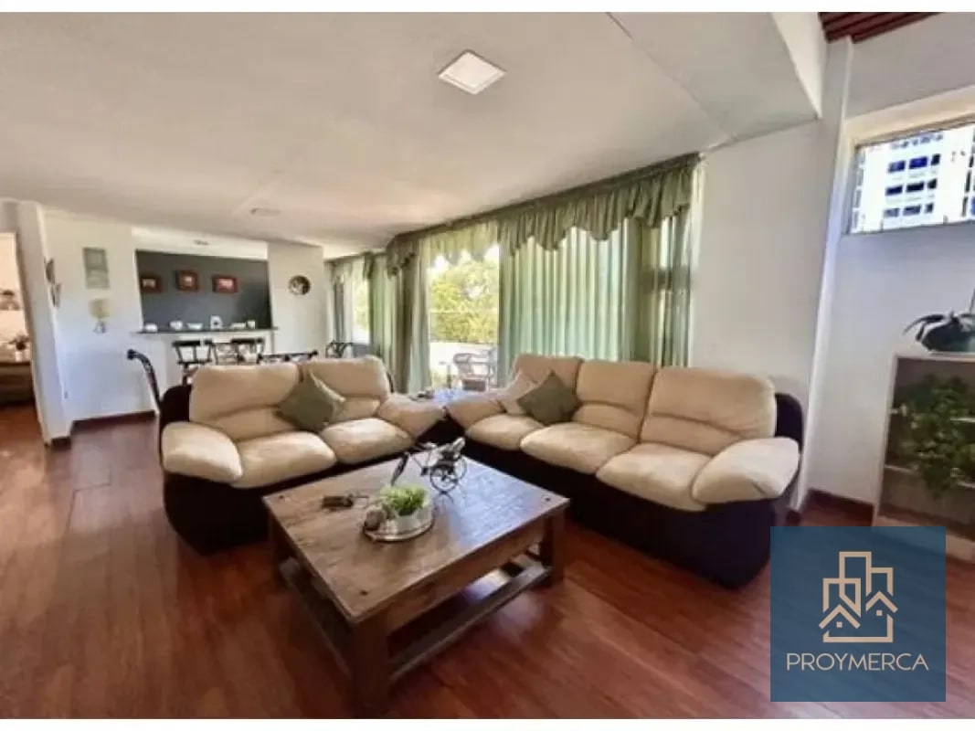 Venta de Apartamento, Edificio Antiguo Zona 14 - 11