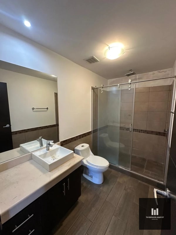 Lujoso Apartamento En Renta - En Verona, Zona 10 - 2