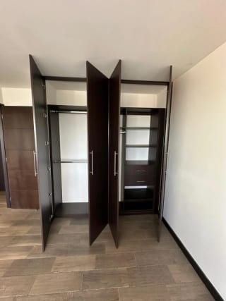 APARTAMENTO CON TERRAZA Y BALCON EN RENTA EN ZONA 10 EDIFICIO VERONA 3 HABITACIONES — Apartamento en Alquiler en Zona 10, Guatemala, Ciudad — miniatura 14 de 17
