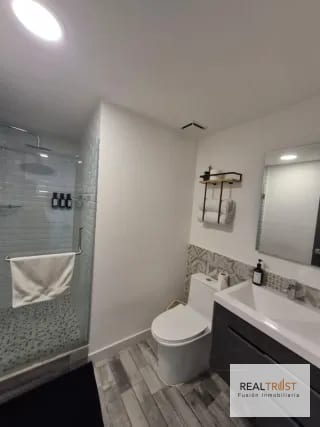 APARTAMENTO AMUEBLADO Y EQUIPADO  EN EL CORAZON DE ZONA 4 — Apartamento en Alquiler en Zona 4, Guatemala, Ciudad — miniatura 2 de 7