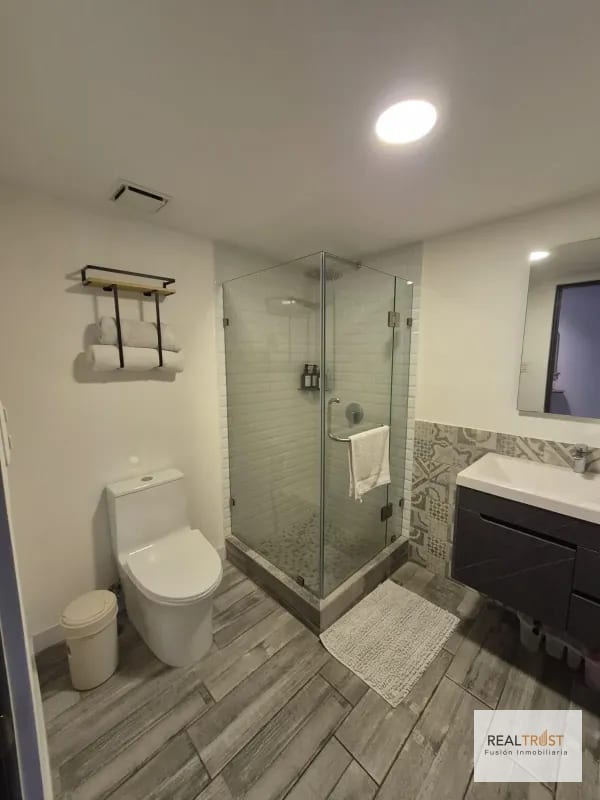 APARTAMENTO AMUEBLADO Y EQUIPADO  EN EL CORAZON DE ZONA 4 — Apartamento en Alquiler en Zona 4, Guatemala, Ciudad — foto 6 de 7