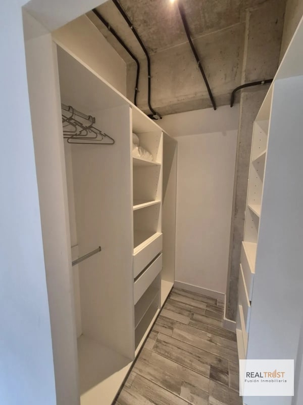 APARTAMENTO AMUEBLADO Y EQUIPADO  EN EL CORAZON DE ZONA 4 - 2