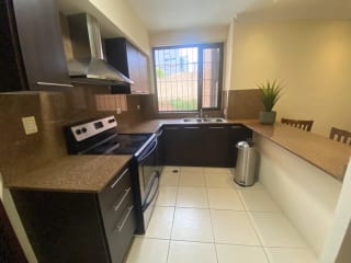 APARTAMENTO CON JARDÍN PRIVADO EN ZONA 14 – PLENUM CATORCE 100 M² DE JARDÍN — Apartamento en Alquiler en Zona 14, Guatemala, Ciudad — miniatura 6 de 8