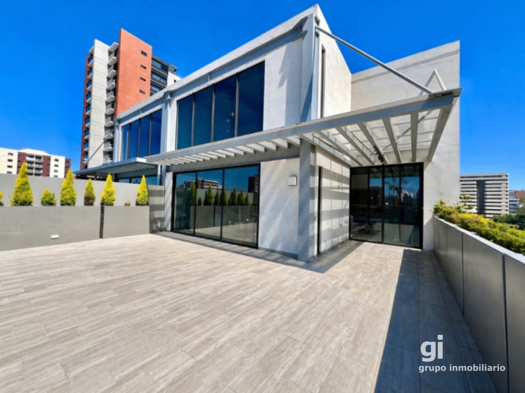 PH industrial, con una gran terraza en venta en zona 14 - 13