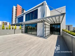 PH industrial, con una gran terraza en venta en zona 14 — Apartamento en Venta en Zona 14, Guatemala, Ciudad — miniatura 1 de 13