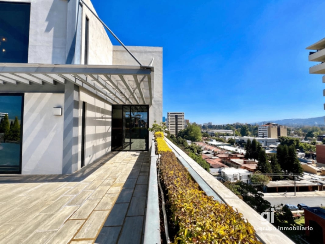 PH industrial, con una gran terraza en venta en zona 14 - 6
