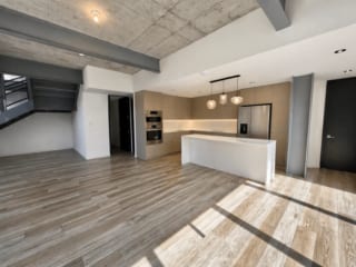 PH industrial, con una gran terraza en renta en zona 14 — Apartamento en Alquiler en Zona 14, Guatemala, Ciudad — miniatura 8 de 13