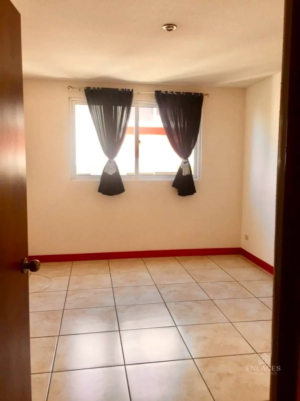 Zona 12 • Apartamento en Venta • Edificio Altos de la Colina - 1