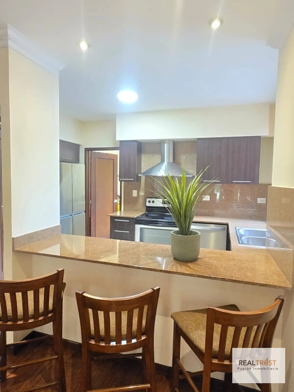 En venta apartamento en primer nivel, zona 14 - 8