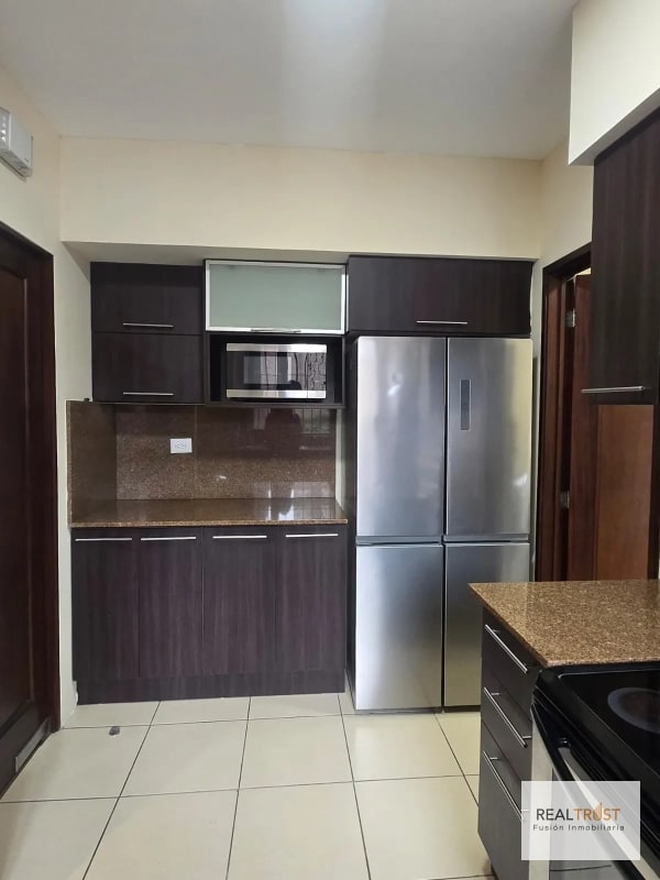 En venta apartamento en primer nivel, zona 14 - 1