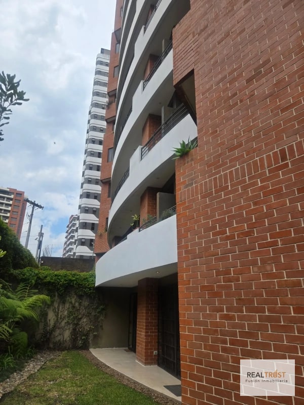 En venta apartamento en primer nivel, zona 14 - 3