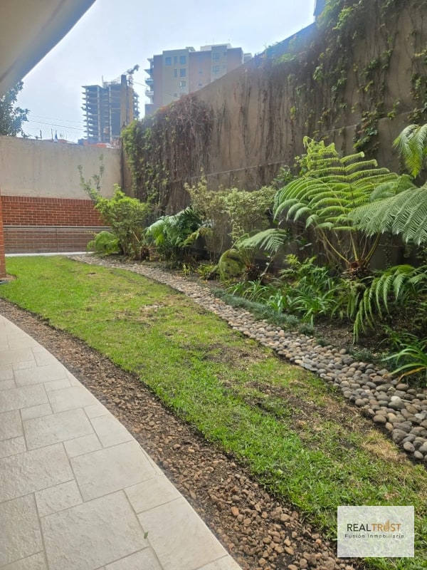 En venta apartamento en primer nivel, zona 14 - 13