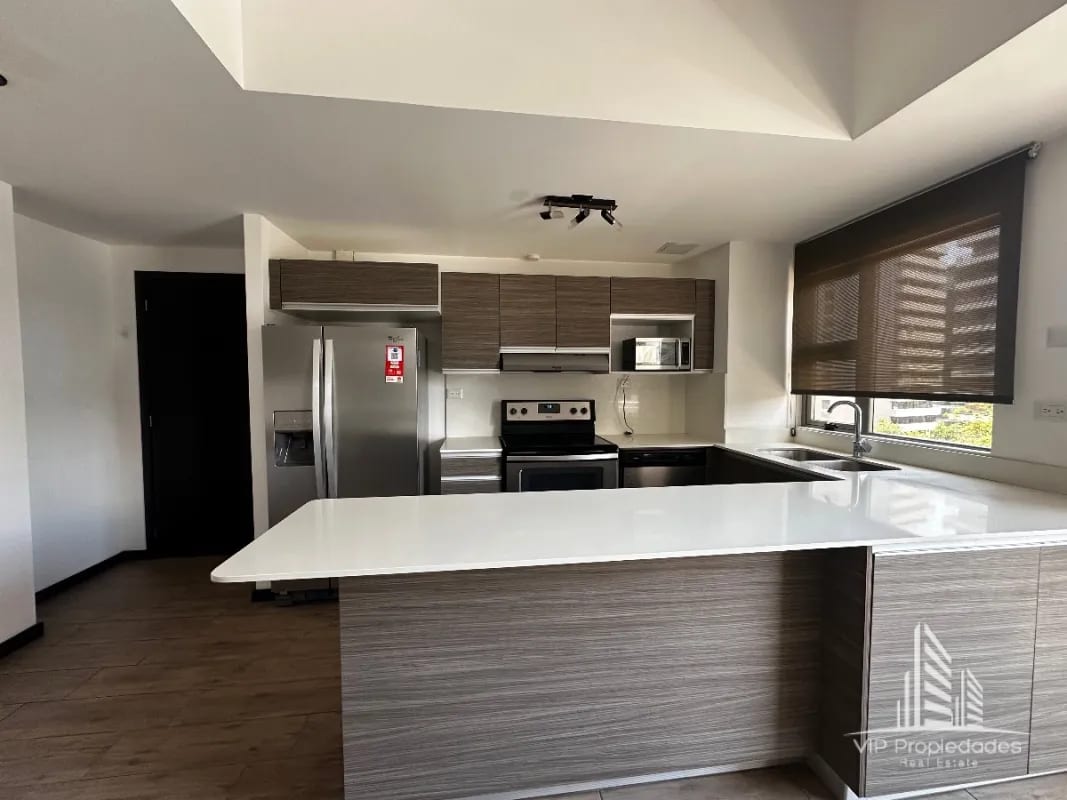 Casalini zona 10, apartamento amueblado en alquiler — Apartamento en Alquiler en Cassalini, Zona 10, Guatemala, Ciudad — foto 1 de 9
