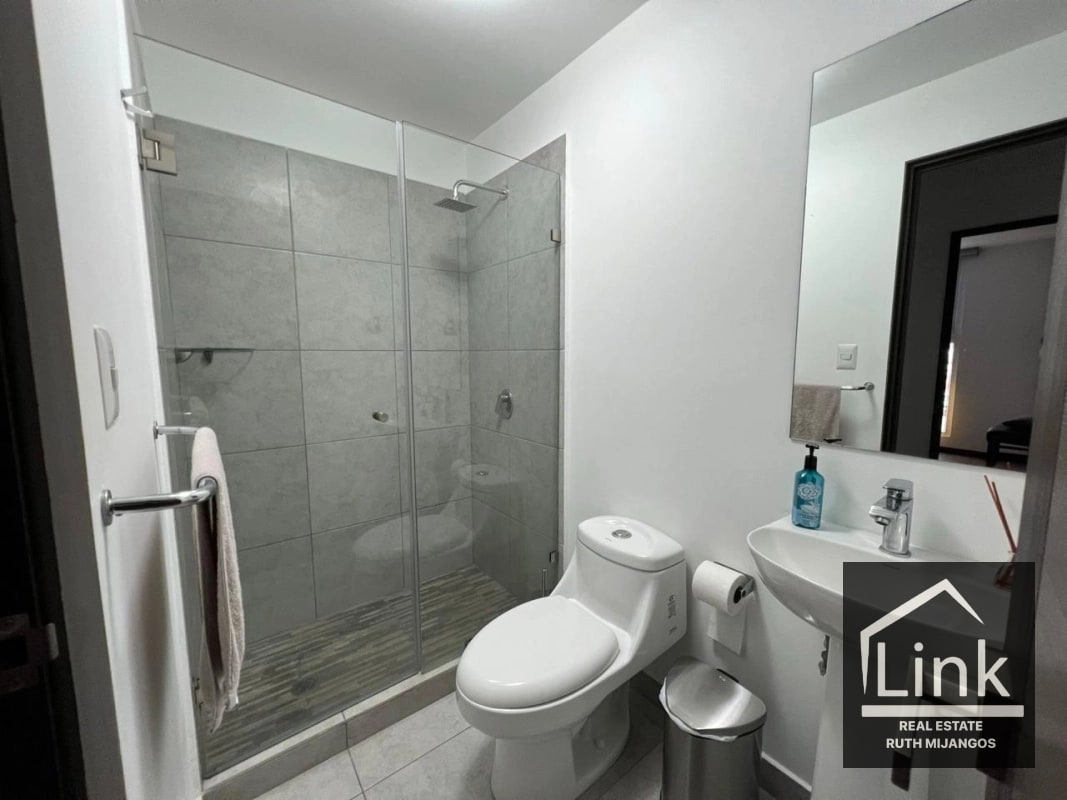APARTAMENTO EN VENTA CASA SAN PEDRITO ZONA 5 - 9