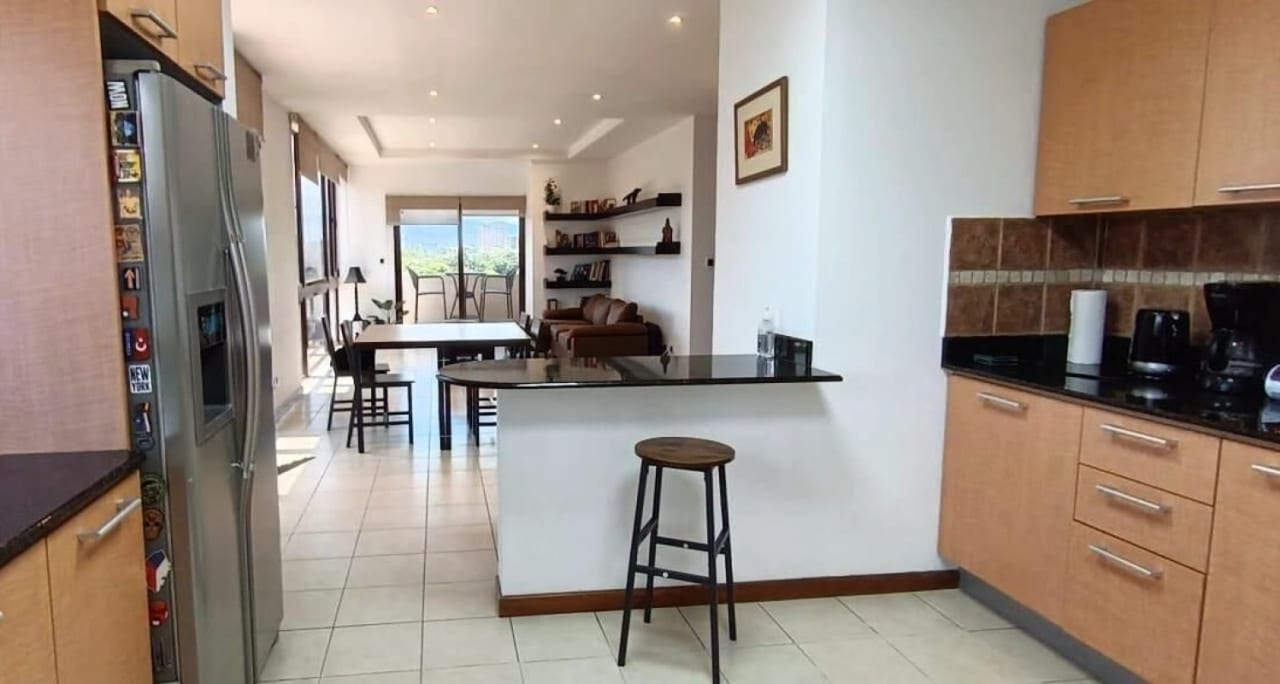 RENTO AMPLIO APARTAMENTO Y CON HERMOSA VISTA EN ZONA 15 ✨🏡 — Apartamento en Alquiler en Zona 15, Guatemala, Ciudad — foto 4 de 4