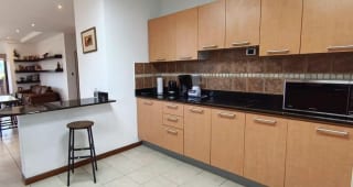 RENTO AMPLIO APARTAMENTO Y CON HERMOSA VISTA EN ZONA 15 ✨🏡 — Apartamento en Alquiler en Zona 15, Guatemala, Ciudad — miniatura 3 de 4