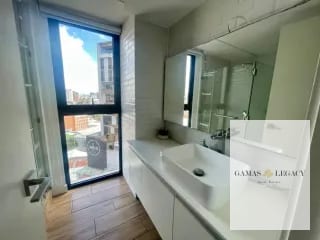 Apartamento en renta I Edificio QUO I Zona 4 — Apartamento en Alquiler en Zona 4, Guatemala, Ciudad — miniatura 3 de 8
